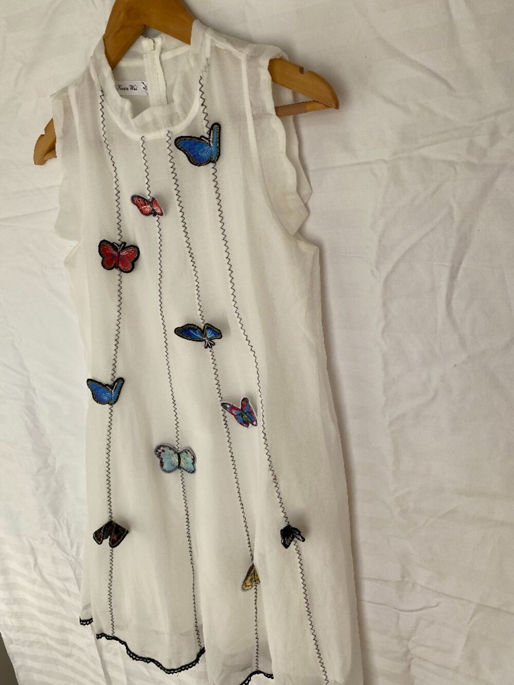 Kuan Wei White Butterfly Dress 3D Embroidered Butterfly Short Sleeve